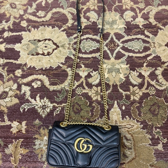 Gucci GG Marmont Matelasse small crossbosy - Picture 2 of 14